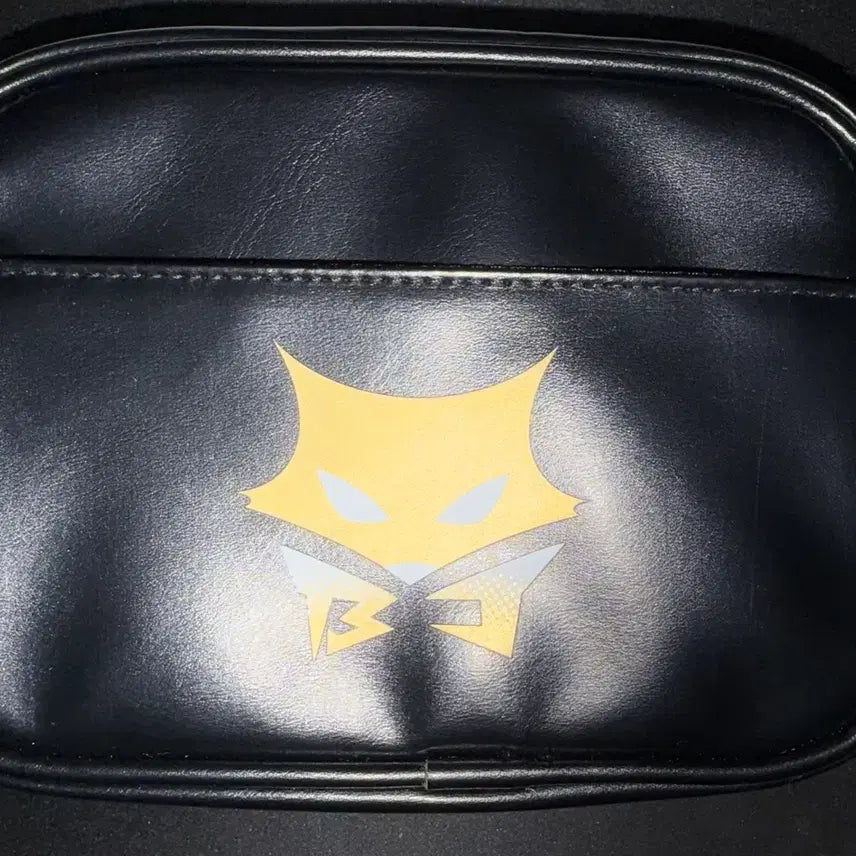 [BUNJANG] Haikyu!! Sports Bag Style Pouch Black Jackal / 하이큐 스포츠백풍 파우치 블랙자칼