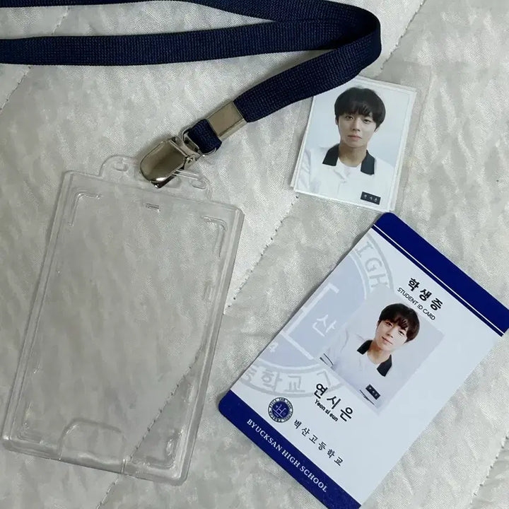 [BUNJANG] Weak Hero Park Ji Hoon Yeon Si Eun Student ID &amp; Name Tag Bundle Set / 약한영웅 박지훈 연시은 명찰 학생증 일괄 양도합니다.
