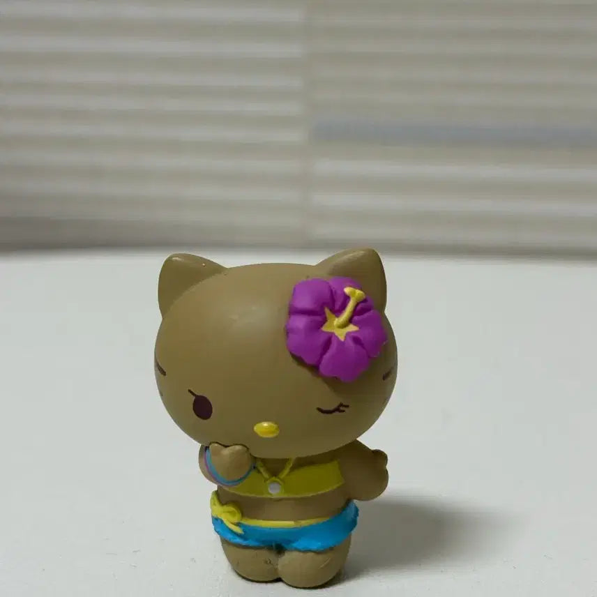 [BUNJANG] Sanrio Tanning Kitty "Vacance" Figure Gacha / 태닝키티 산리오 바캉스 피규어 가챠 헬로키티