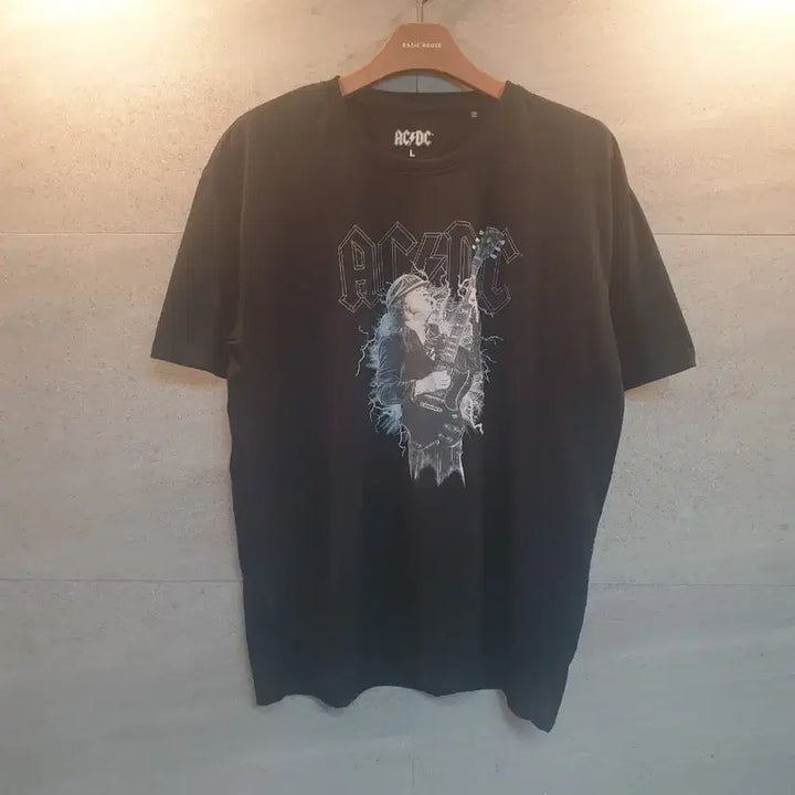 [BUNJANG] ACDC Official Band T-Shirt / ACDC 오피셜굿즈. 정품 티셔츠. 미착.