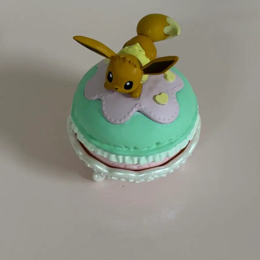 [BUNJANG] Pokemon Eevee Cupcake Figure / 포켓몬 이브이 피규어