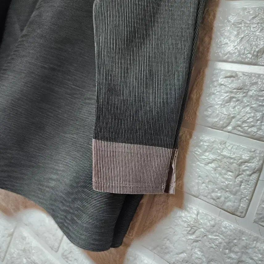 [BUNJANG] Pleats Please Black 7-Sleeve Top / 플리츠미 플리츠 블랙 7부 소매 탑