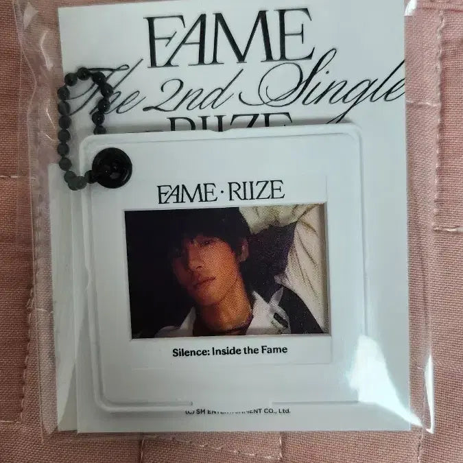 [BUNJANG] RIIZE FAME Photo Slide Keychain (Anton) / 라이즈 FAME 포토 슬라이드 키체인(앤톤)