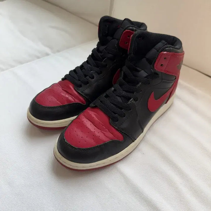 [BUNJANG] Nike Air Jordan 1 Retro High OG Bred (2013) Sneakers / 나이키 에어조던1 OG 브레드 2013