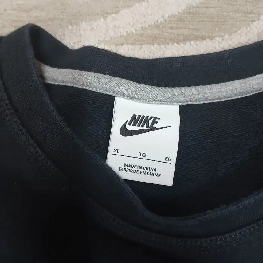 [SOLD OUT] 나이키 맨투맨 검정색