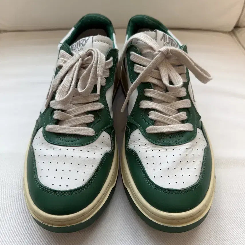 [BUNJANG] Autry Medalist Sneakers Low / 오트리 ( Autry ) 메달리스트 스니커즈