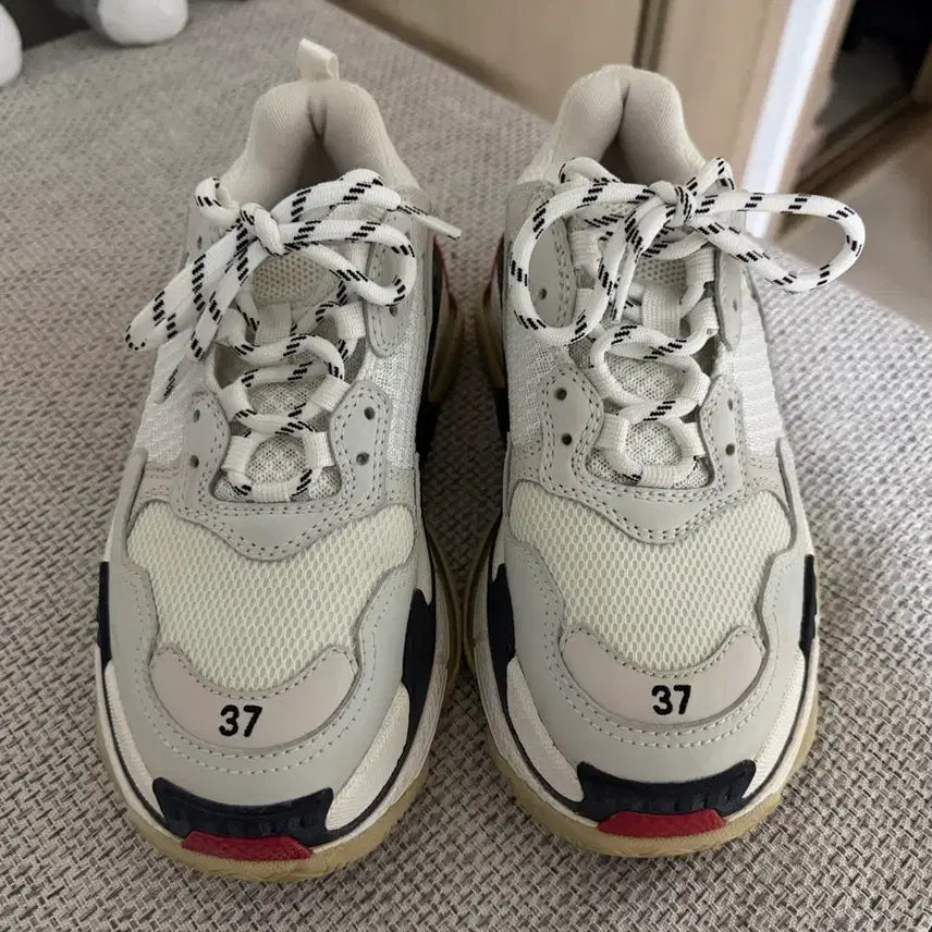 [BUNJANG] Balenciaga Triple S Sneakers Size 37 / 발렌시아가 트리플s
