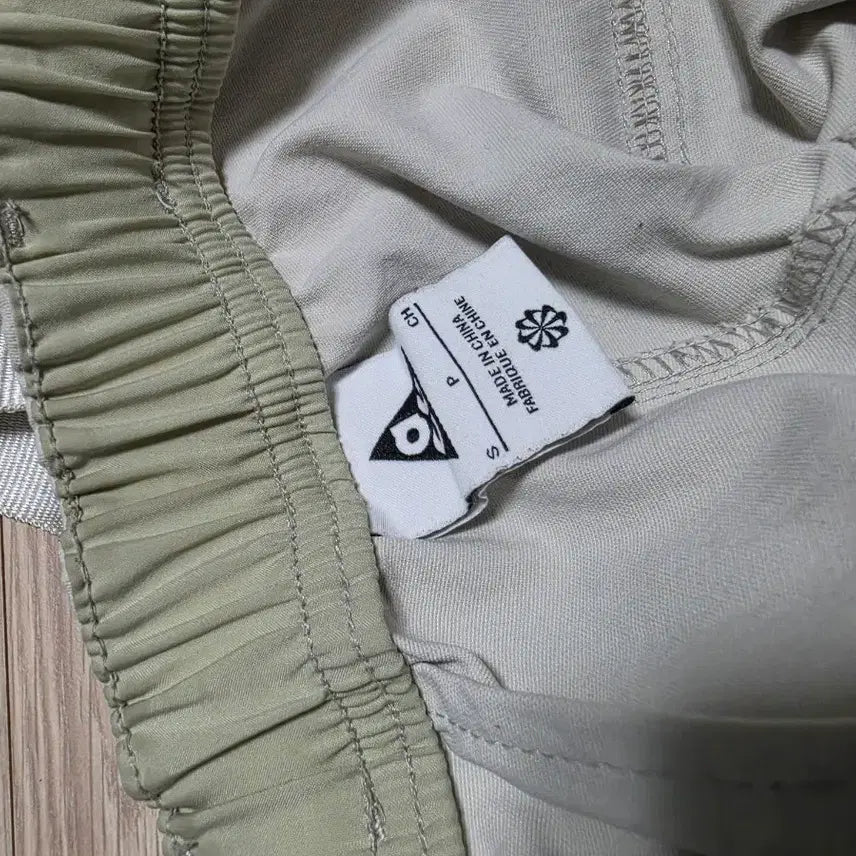 [BUNJANG] Nike ACG Smith Summit Cargo Pants Light Bone / 나이키 ACG 스미스 서밋 카고 팬츠 라이트 본 - 아시아 s