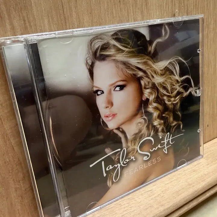 [BUNJANG] Taylor Swift Fearless (2008) CD / 테일러 스위프트 2집 - Fearless (2008) / CD