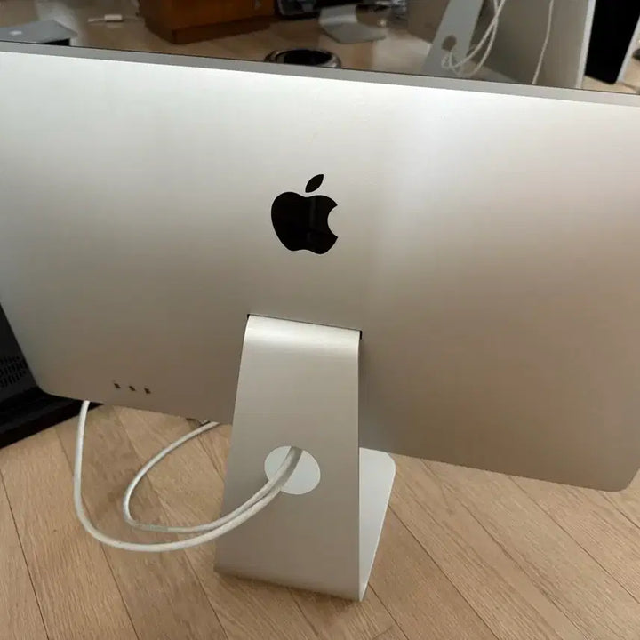 [BUNJANG] Apple Studio Display 27-inch / 27인치 애플 스튜디오 모니터 판매합니다. - 상태 최상