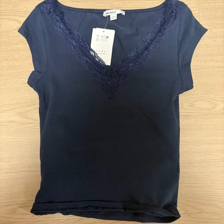 [BUNJANG] Subdued Lace Short Sleeve T-Shirt / 섭듀드 레이스 반팔티셔츠