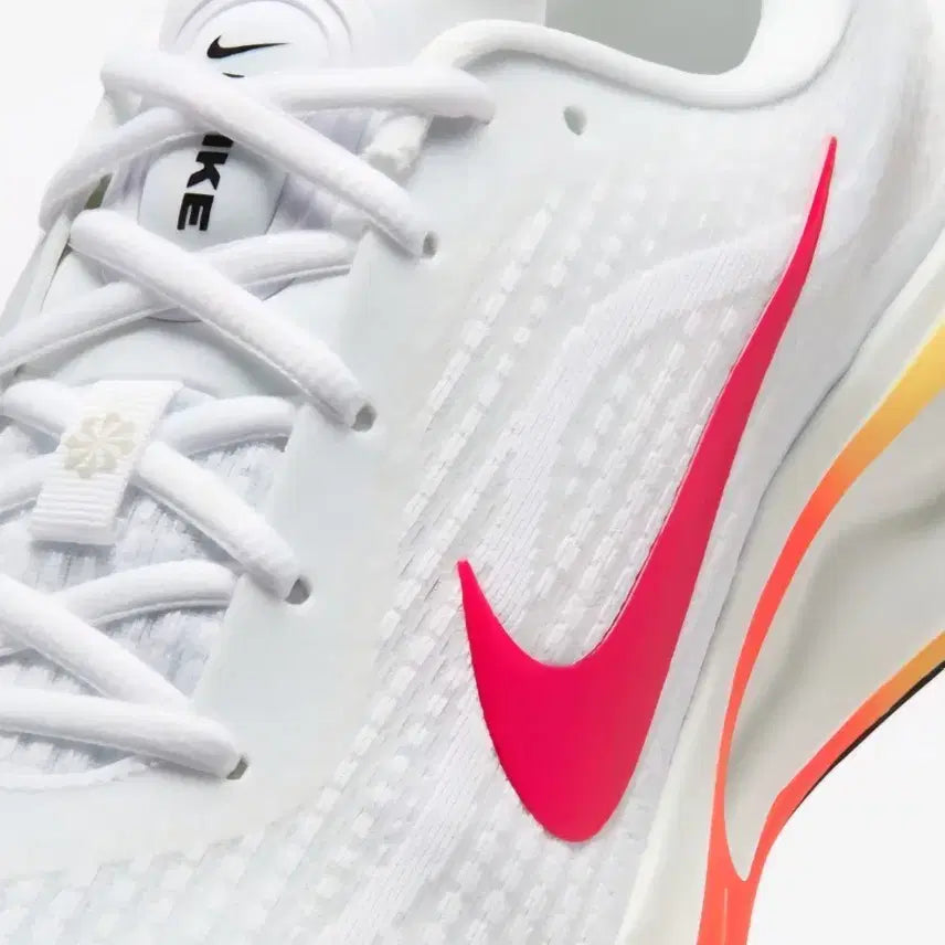 [BUNJANG] Nike Journey Run White Red 275mm Trail Running Walking Shoes Sneakers / 나이키 저니 런 화이트 레드 275mm  조깅 트레일 런닝 워킹화 스니커