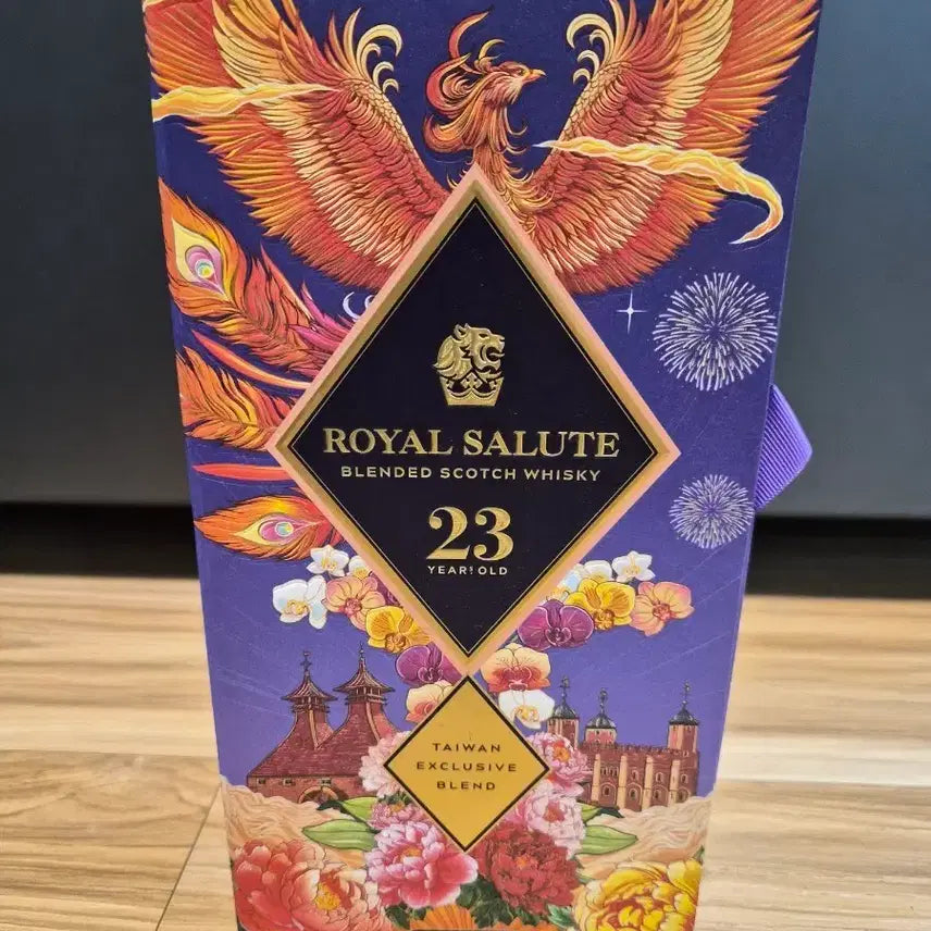 [BUNJANG] Royal Salute 23 Year Old Taiwan Exclusive Blend Special Edition Empty Bottle / 로얄살루트 23년산 대만 익스클루시브 블렌드 스페셜 에디션 공병입니다