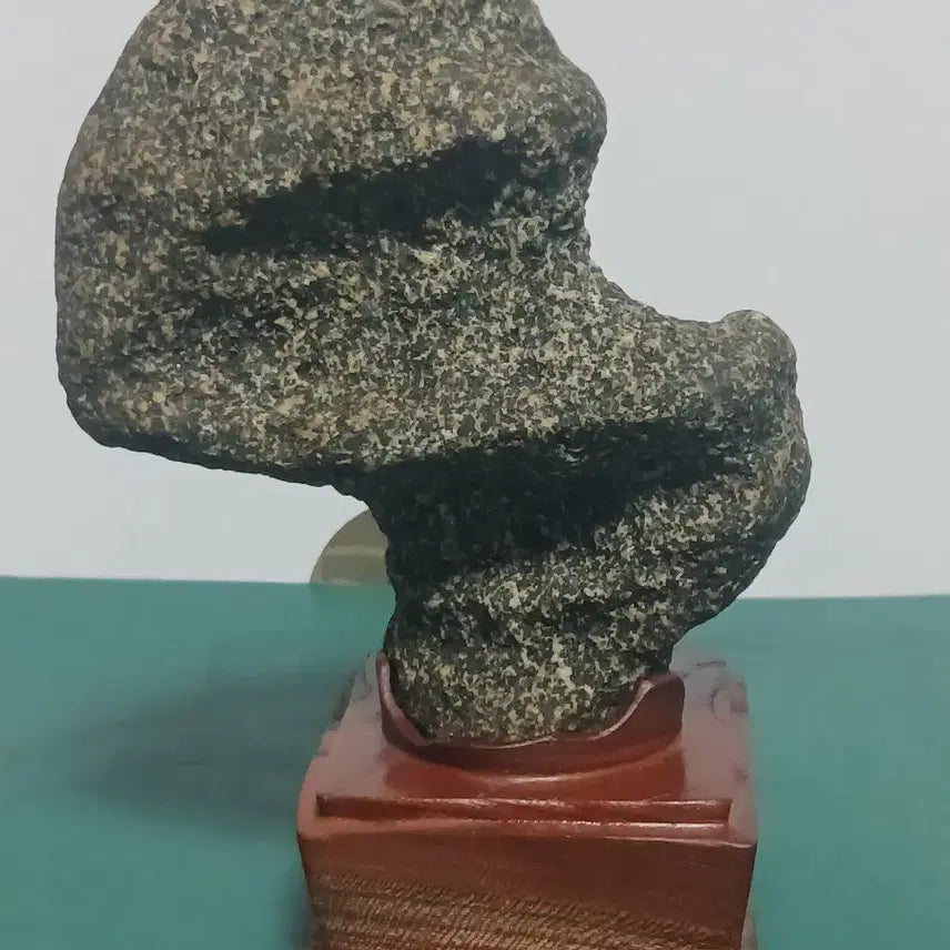 [BUNJANG] Namhangang Dol Stone with Wooden Stand / 수석(남한강)