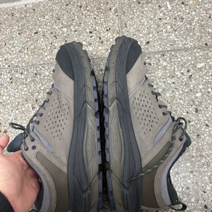 [BUNJANG] Hoka x Jlal Tor Ultra Low Desert Taupe Rock Ridge / 호카 x Jlal 토르 울트라 로우 데저트 토프 락 릿지 300