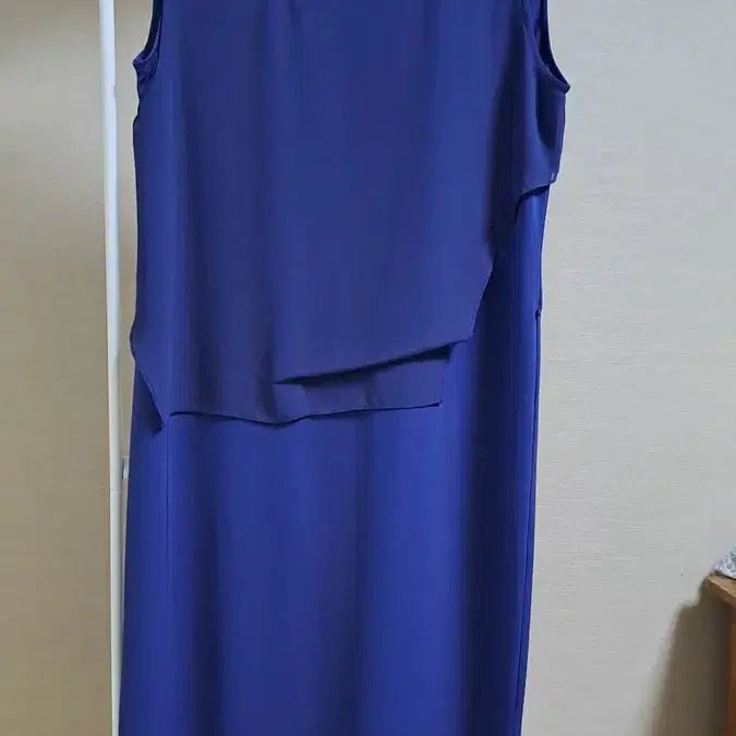 [SOLD OUT] 더 아이잗 컬렉션 네이비 민소매 원피스