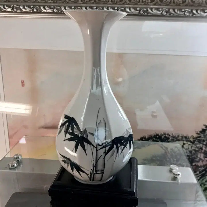 [BUNJANG] Octagonal Vase with Floral Pattern / 팔각 꽃문양 화병