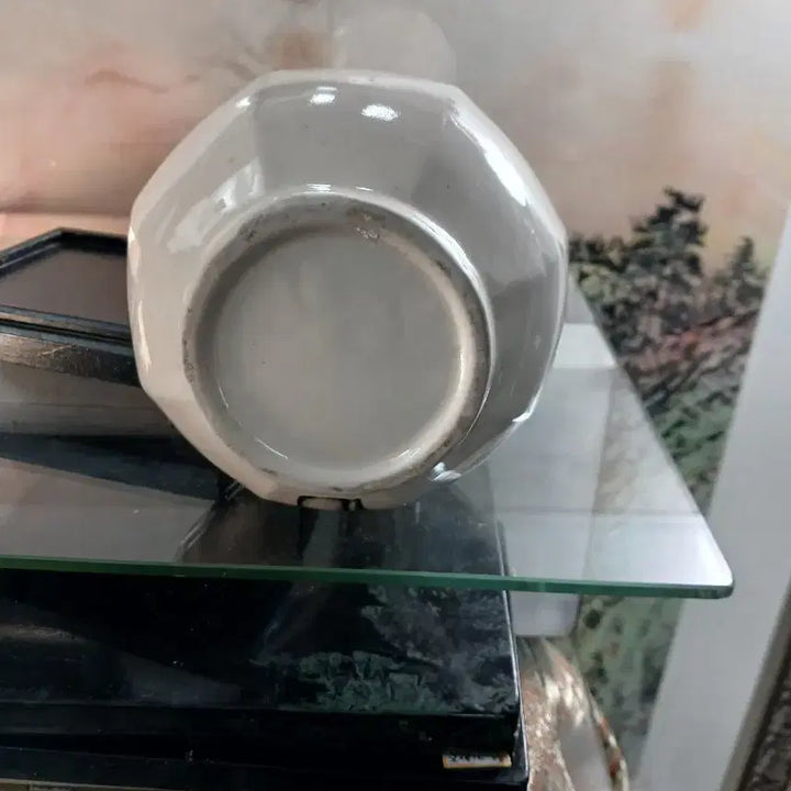 [BUNJANG] Octagonal Vase with Floral Pattern / 팔각 꽃문양 화병