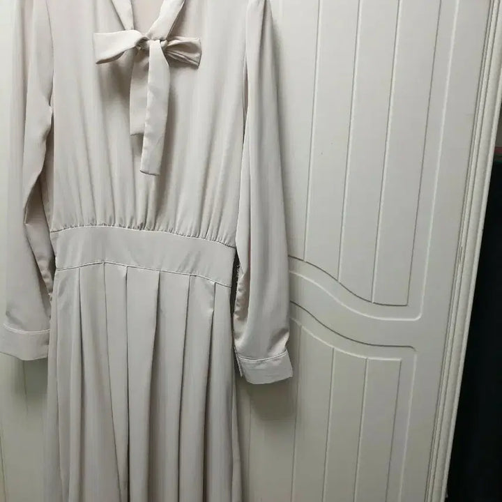 [BUNJANG] Ribbon Neck Long Dress Beige / 리본 넥 블라우스 롱원피스 베이지