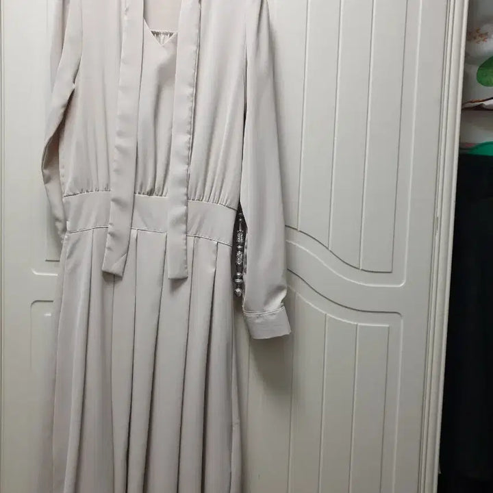 [BUNJANG] Ribbon Neck Long Dress Beige / 리본 넥 블라우스 롱원피스 베이지