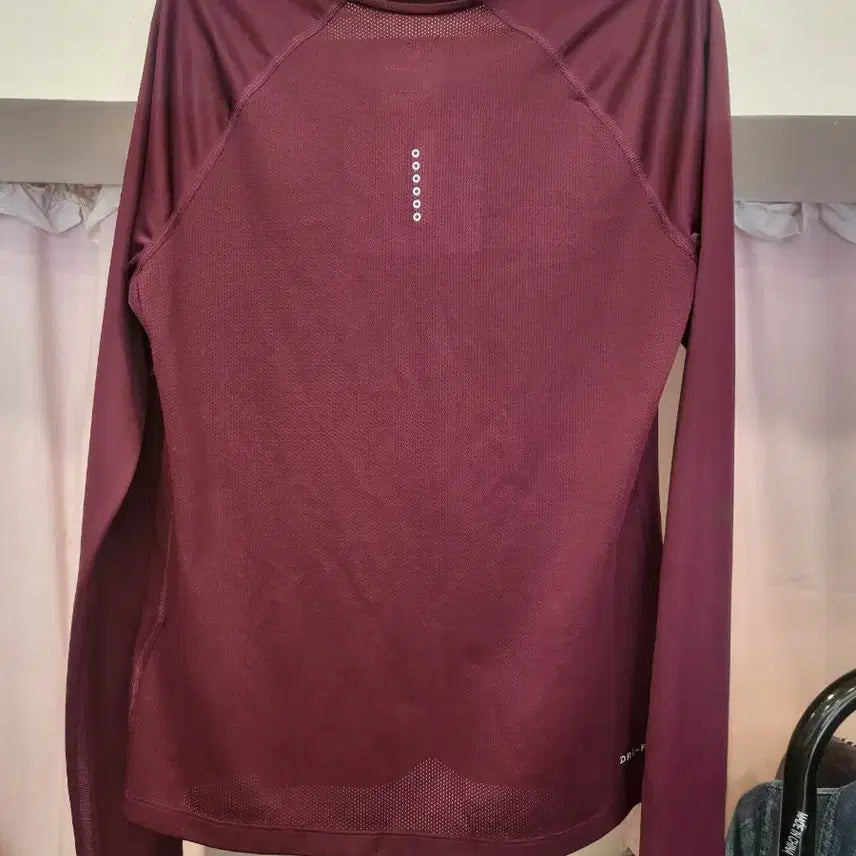 [SOLD OUT] 나이키 드라이핏 긴팔 티셔츠 버건디