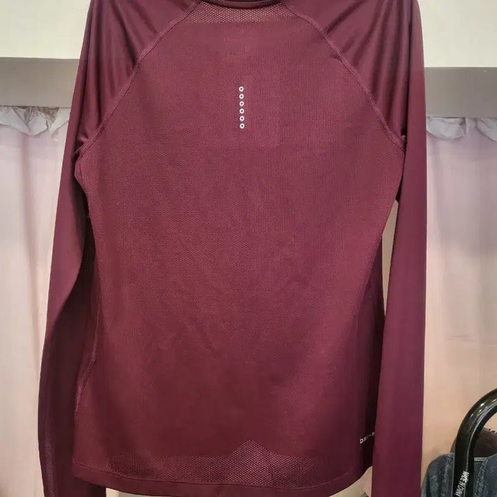 [SOLD OUT] 나이키 드라이핏 긴팔 티셔츠 버건디