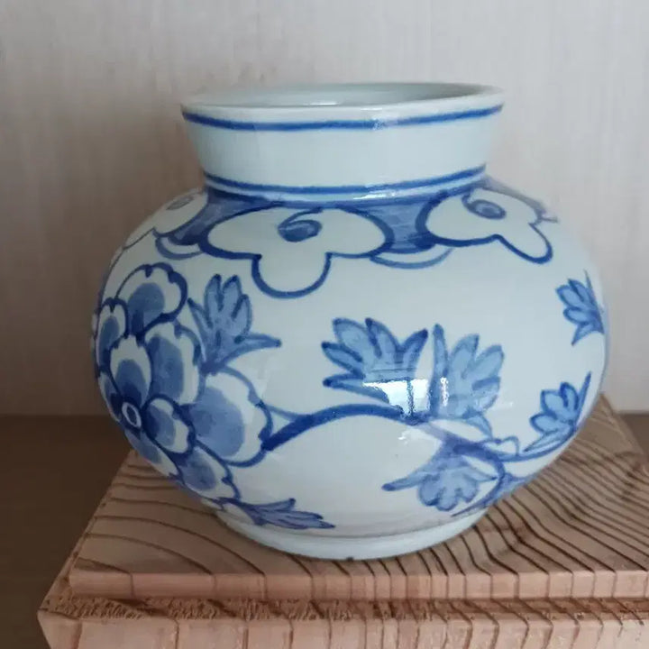 [BUNJANG] Blue and White Porcelain Peony Vase / 청화백자 목단호