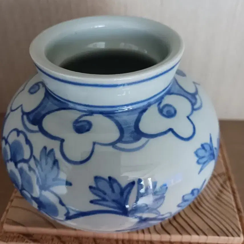 [BUNJANG] Blue and White Porcelain Peony Vase / 청화백자 목단호