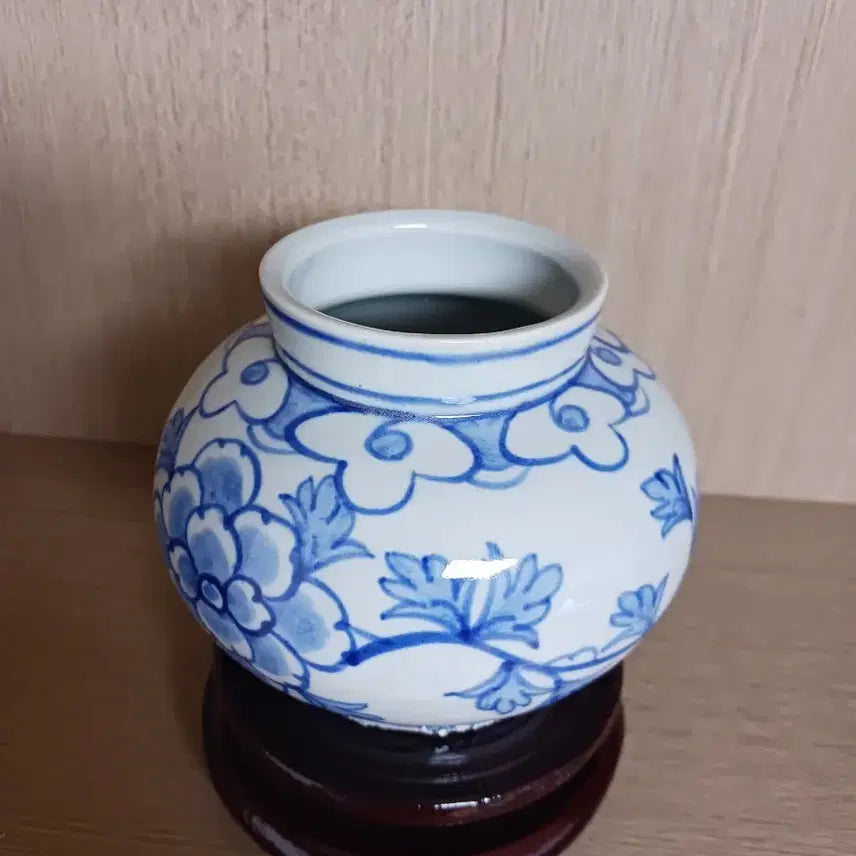 [BUNJANG] Blue and White Porcelain Peony Vase / 청화백자 목단호