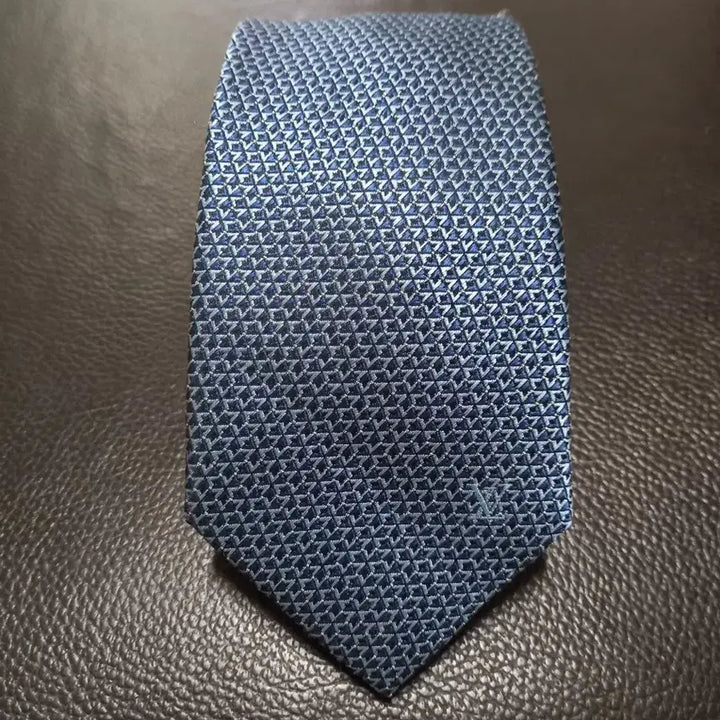 [BUNJANG] Louis Vuitton Silk Necktie Blue / 루이비통 넥타이 [미사용]
