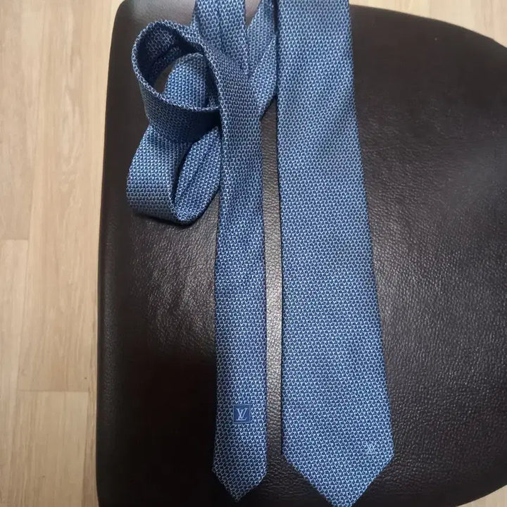 [BUNJANG] Louis Vuitton Silk Necktie Blue / 루이비통 넥타이 [미사용]