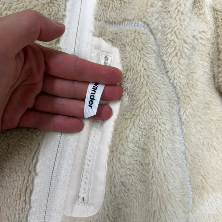 [BUNJANG] And Wander Polartec Fleece L Size / 앤드원더 폴라텍 플리스 L 사이즈  상태 9.2/10  이염 등은 없어요