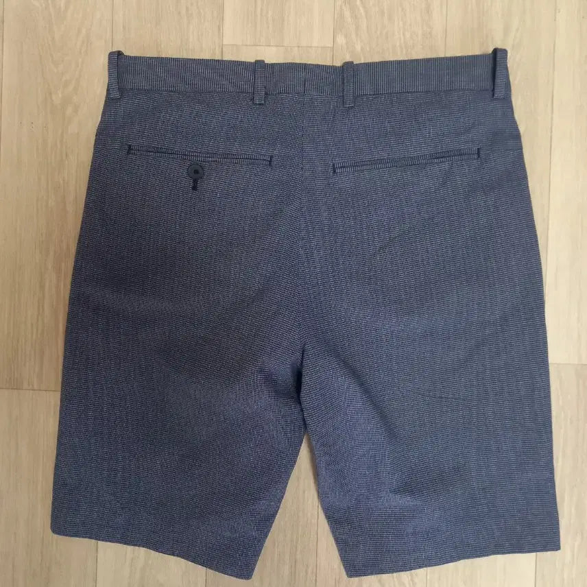 [BUNJANG] Theory Navy Casual Shorts (Size 30) / 띠어리 반바지 [미사용]