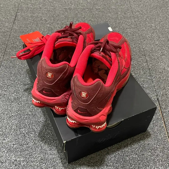 [BUNJANG] Nike Shox Supreme Collaboration Red / 급처 나이키샥스 슈프림 콜라보 레드