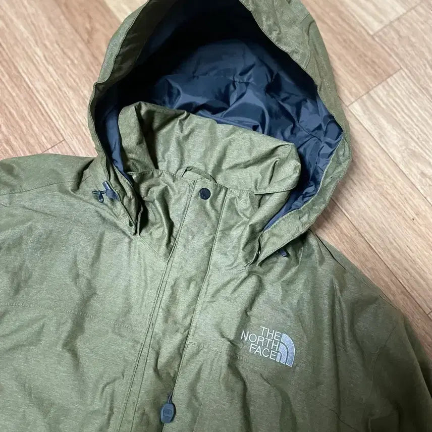 [SOLD OUT] 노스페이스 바람막이 자켓 카키색 100 사이즈