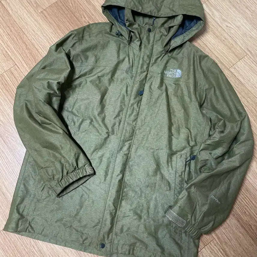 [SOLD OUT] 노스페이스 바람막이 자켓 카키색 100 사이즈