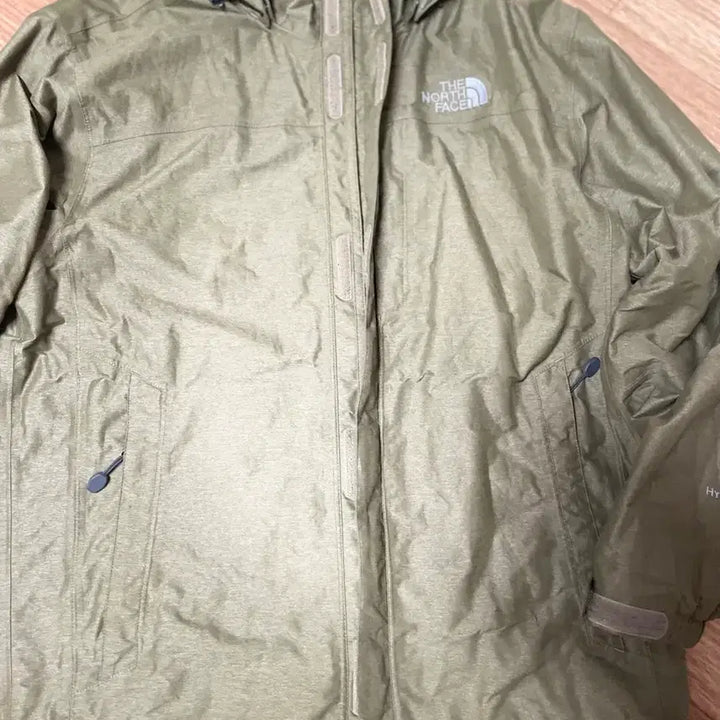 [SOLD OUT] 노스페이스 바람막이 자켓 카키색 100 사이즈