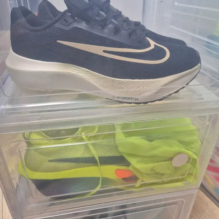 [SOLD OUT] 미사용 나이키 줌 플라이 5 블랙 메탈릭 골드 그레인 DM8968-002