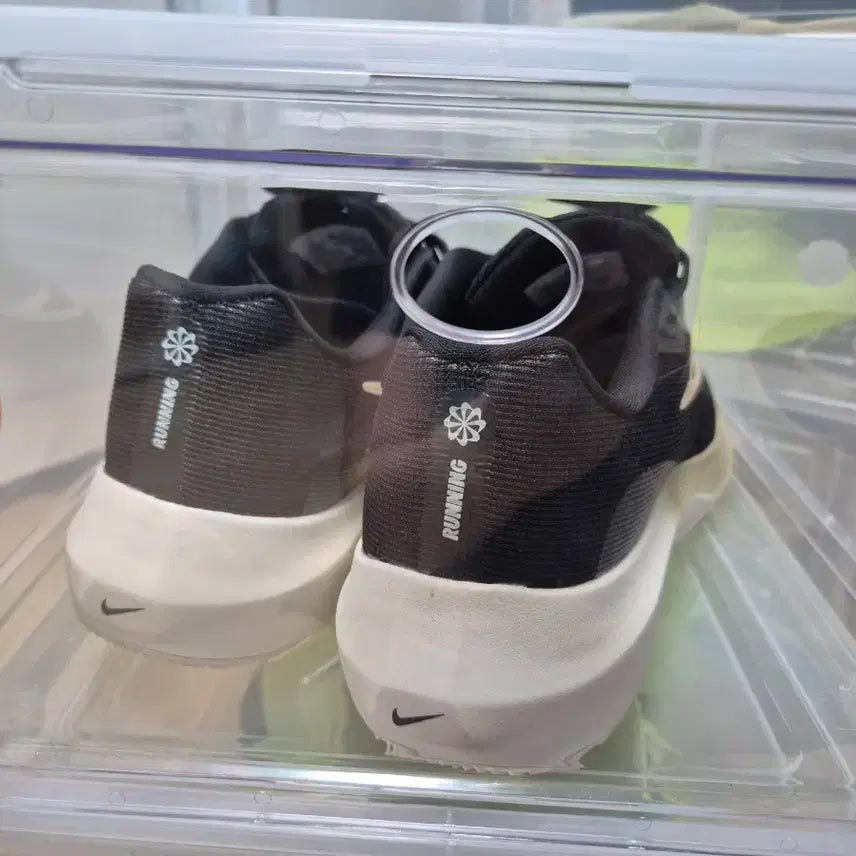 [SOLD OUT] 미사용 나이키 줌 플라이 5 블랙 메탈릭 골드 그레인 DM8968-002