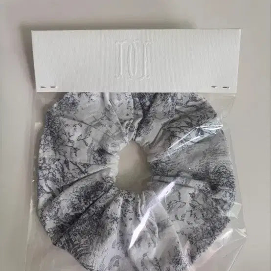[SOLD OUT] 드브르베 홈드레스 + 구매시 스크런치 (새상품) 증정