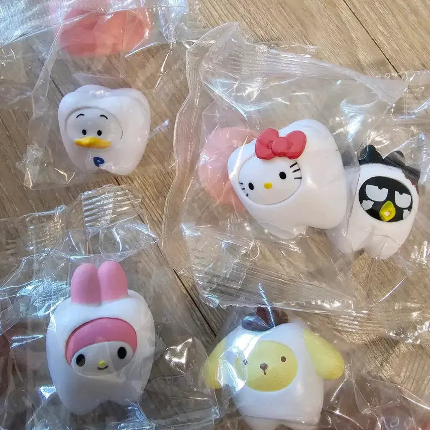 [BUNJANG] Sanrio Hello Kitty Tooth Gacha 5-Set (Excluding Rare) / (반짝할인) 산리오 헬로키티 치아 가챠5종셋(레어제외)
