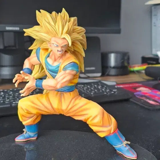 [BUNJANG] Super Saiyan 3 Son Goku Repainted Figure / 초사이어인3 손오공 리페인트 피규어 팝니다.