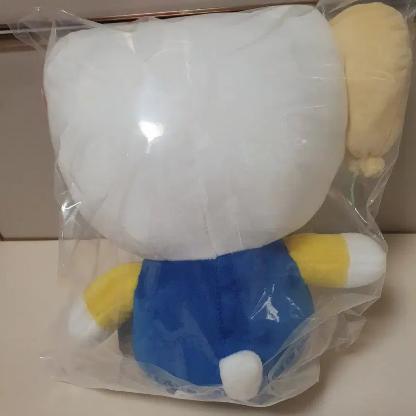 [BUNJANG] Hello Kitty Plush Doll with Overalls and Balloon (Medium) / 헬로키티 인형 멜빵옷 풍선  중형인형 새상품