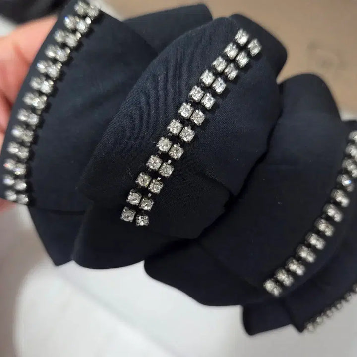 [BUNJANG] Jean Paul Clarysse Prada Fabric Black Ribbon Stone Hairpin / 장폴클라리쎄 프라다원단 블랙 리본 스톤 헤어핀