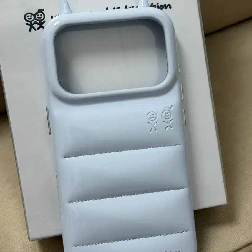 [BUNJANG] Urban Sophistication iPhone 17 Pro Case / (아이폰17프로) 어반소피스티케이션 케이스 팝니다