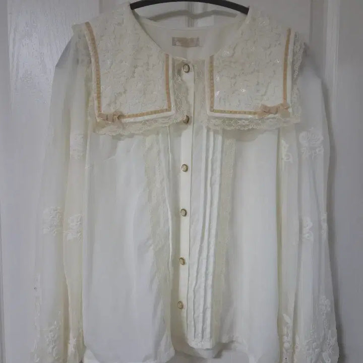 [BUNJANG] Axesfemme Embroidered Lace Sailor Collar Blouse Japanese Vintage / axesfemme 악세스팜 자수 레이스 블라우스 양산형모리걸 일본빈티지