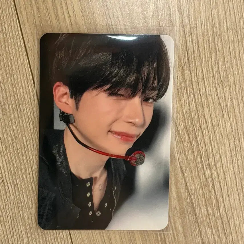 [BUNJANG] Sung Han Bin Ascend Showcase Mnet Plus March POB Photocard / 성한빈 Ascend 쇼케이스 특전 엠넷플러스머치