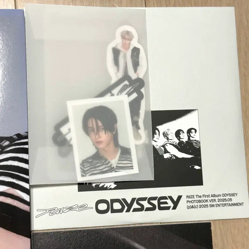 [BUNJANG] RIIZE Sungchan Odyssey Album Group Photocard / 라이즈 성찬 오디세이 앨범 단체 포카