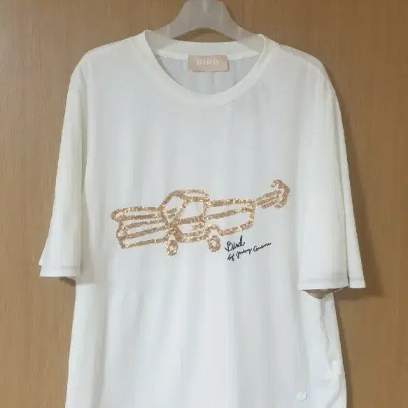 [BUNJANG] Hansome Bird by Juicy Couture Gold Sequin Short Sleeve T-Shirt (M) / [M] 한섬 버드 바이 쥬시꾸뛰르 골드 스팽글 반팔 티
