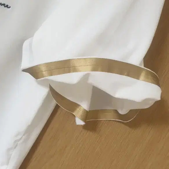 [BUNJANG] Hansome Bird by Juicy Couture Gold Sequin Short Sleeve T-Shirt (M) / [M] 한섬 버드 바이 쥬시꾸뛰르 골드 스팽글 반팔 티
